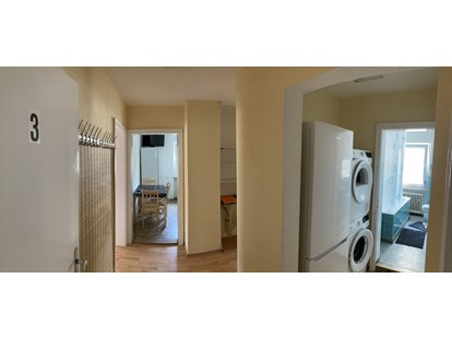 Monteurwohnung - TV - Vorzimmer - Franz Berg Apartments